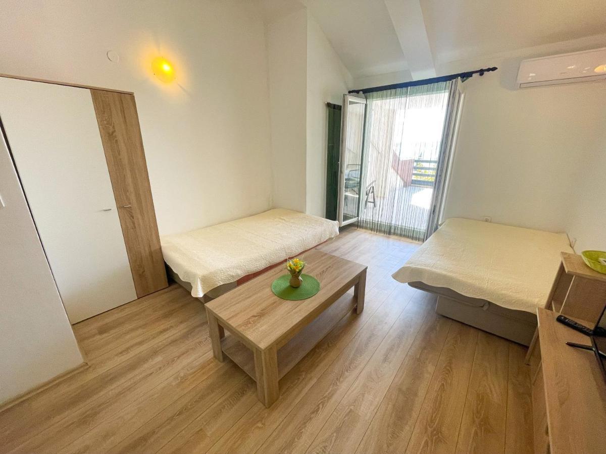 Apartmani Milan Crikvenica Exteriör bild