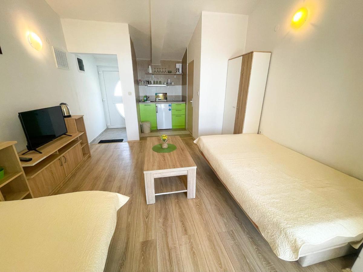 Apartmani Milan Crikvenica Exteriör bild