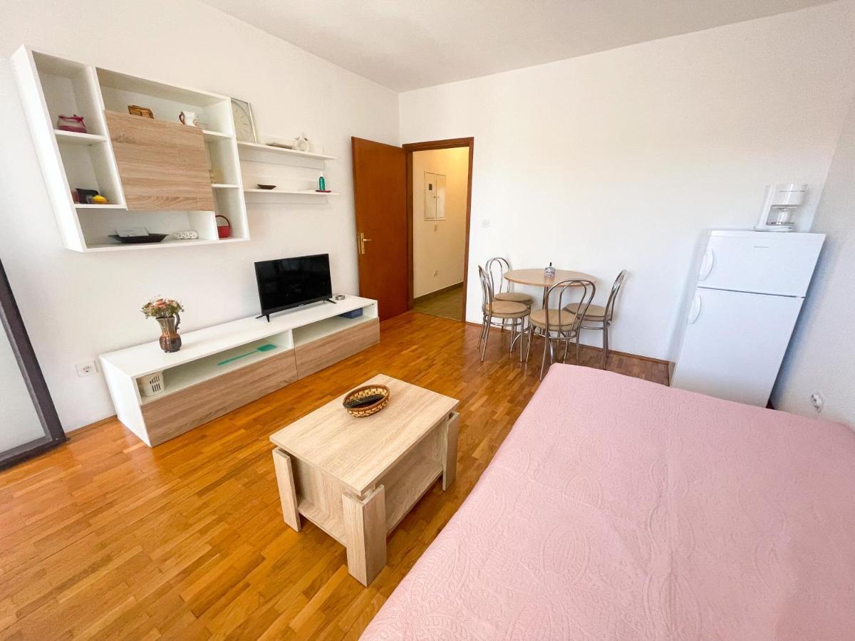 Apartmani Milan Crikvenica Exteriör bild