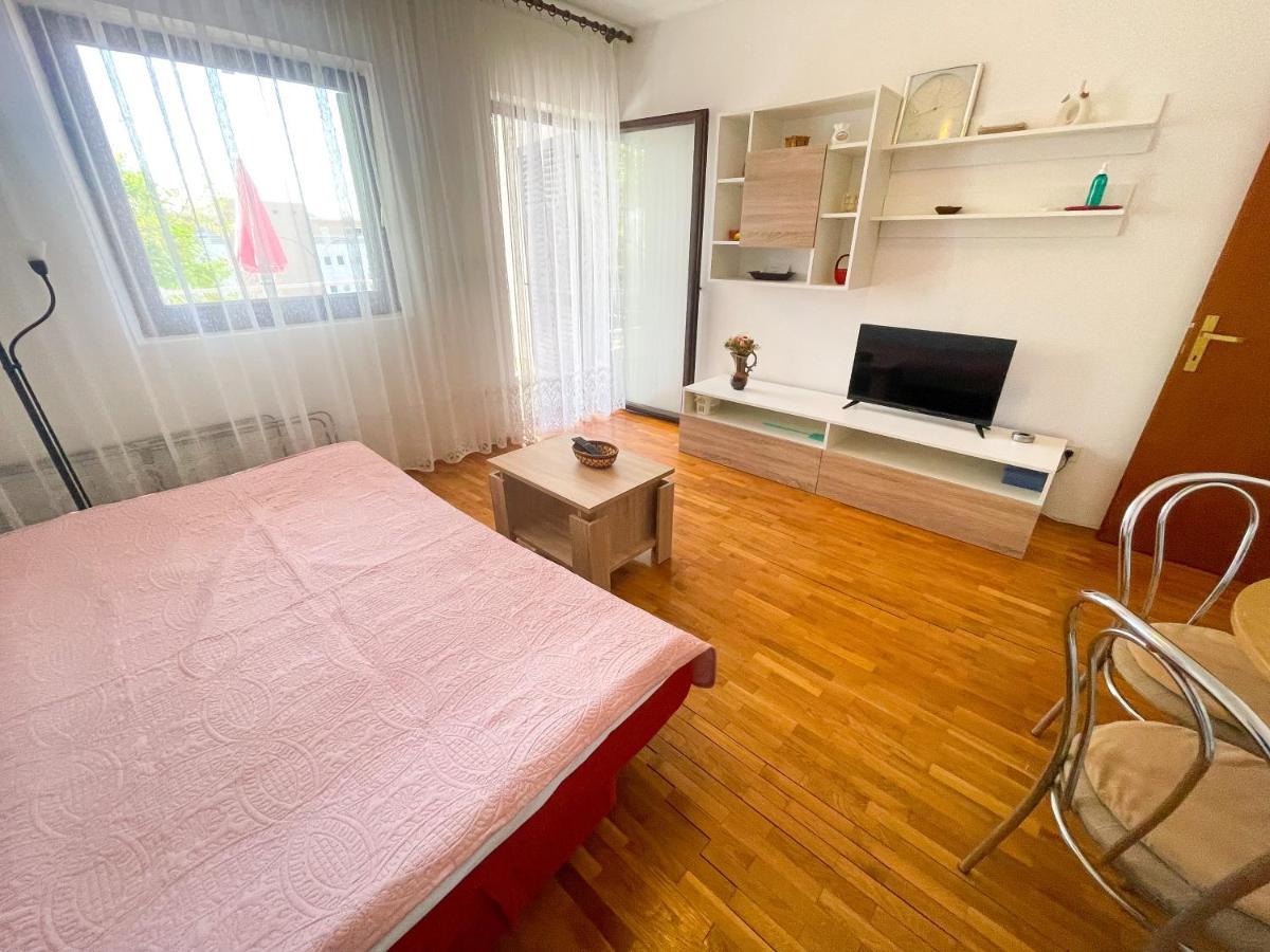 Apartmani Milan Crikvenica Exteriör bild