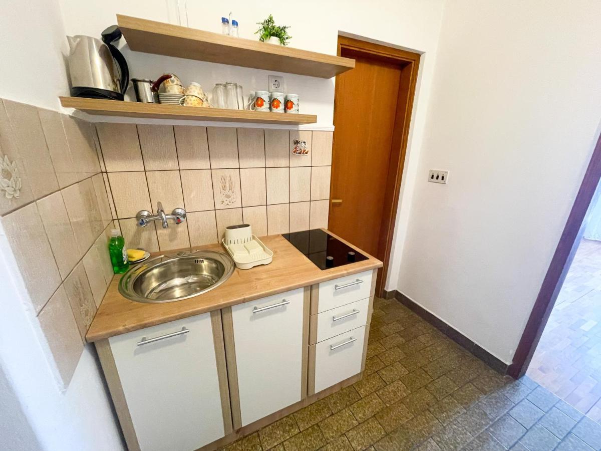 Apartmani Milan Crikvenica Exteriör bild