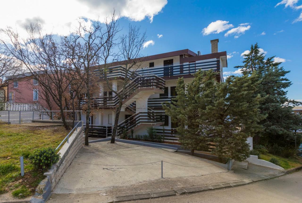Apartmani Milan Crikvenica Exteriör bild