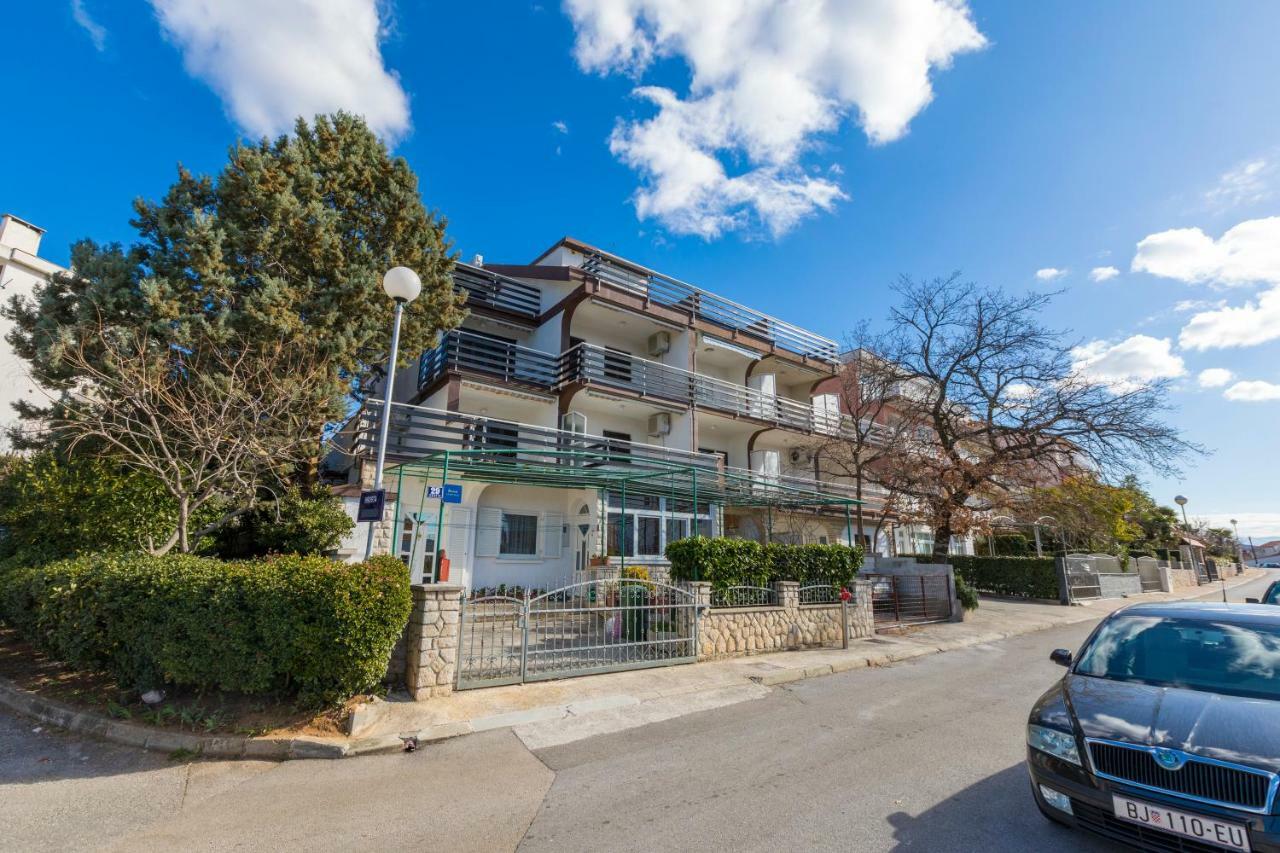 Apartmani Milan Crikvenica Exteriör bild