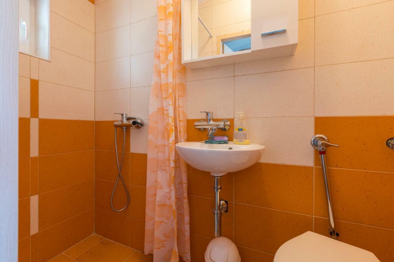 Apartmani Milan Crikvenica Exteriör bild