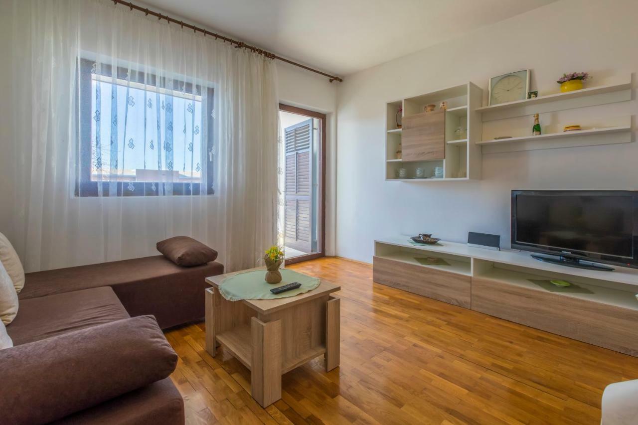 Apartmani Milan Crikvenica Exteriör bild
