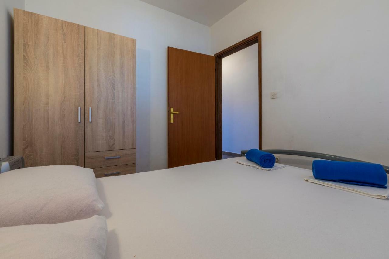 Apartmani Milan Crikvenica Exteriör bild